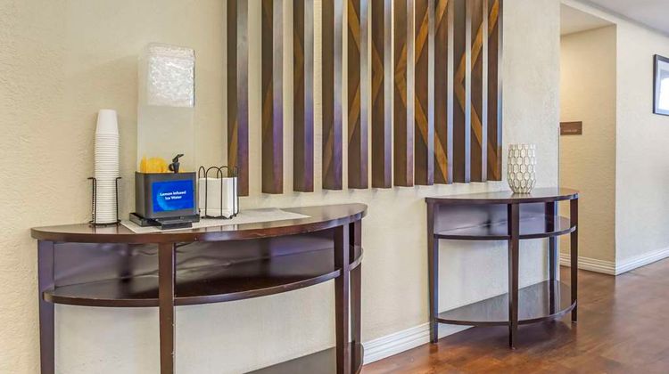 Comfort Inn & Suites SeaTac Lobby