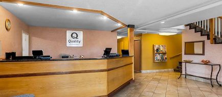 Quality Inn and Suites Vancouver Hazel Dell Lobby