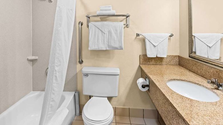 <b>Quality Inn & Suites Suite</b>. Images powered by <a href="https://iceportal.shijigroup.com/" title="IcePortal" target="_blank">IcePortal</a>.