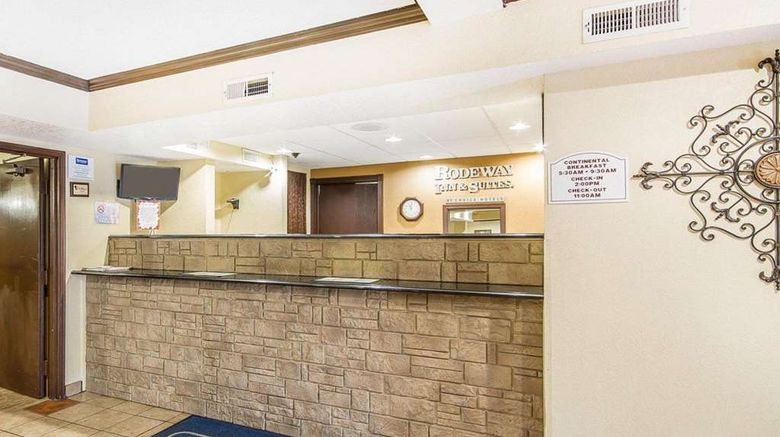 <b>Rodeway Inn & Stes Madsion Lobby</b>. Images powered by <a href="https://iceportal.shijigroup.com/" title="IcePortal" target="_blank">IcePortal</a>.