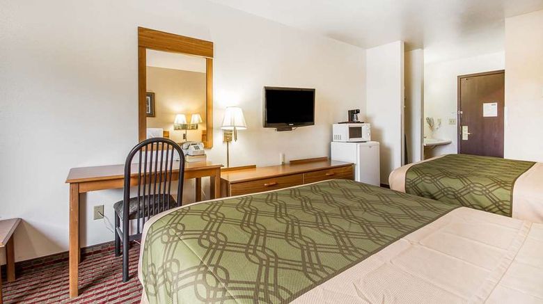 <b>Rodeway Inn & Stes Madsion Room</b>. Images powered by <a href="https://iceportal.shijigroup.com/" title="IcePortal" target="_blank">IcePortal</a>.