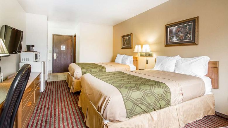 <b>Rodeway Inn & Stes Madsion Room</b>. Images powered by <a href="https://iceportal.shijigroup.com/" title="IcePortal" target="_blank">IcePortal</a>.