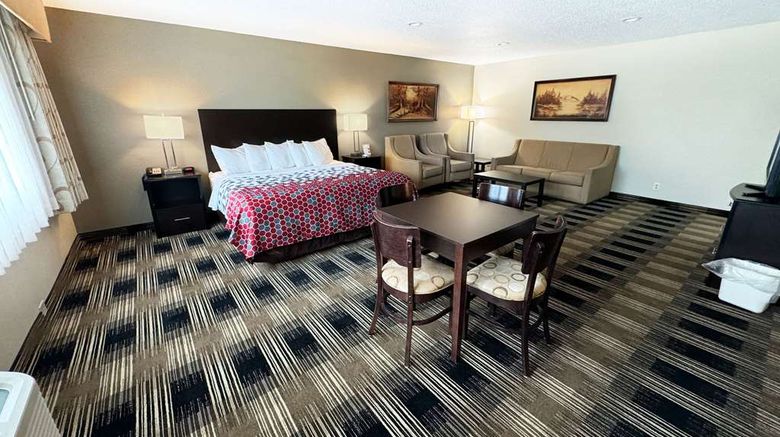 <b>Econo Lodge Wausau-Rothschild Suite</b>. Images powered by <a href="https://iceportal.shijigroup.com/" title="IcePortal" target="_blank">IcePortal</a>.