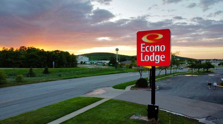 Econo Lodge Wausau-Rothschild Exterior