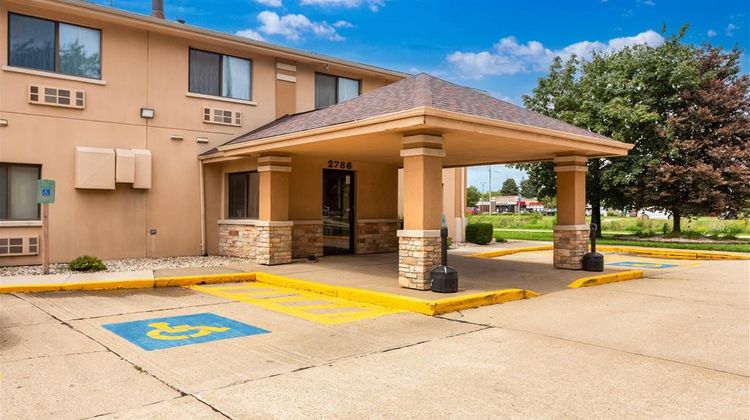 Quality Inn Beloit Exterior