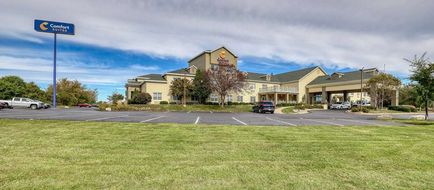 Comfort Suites Appleton Airport Exterior
