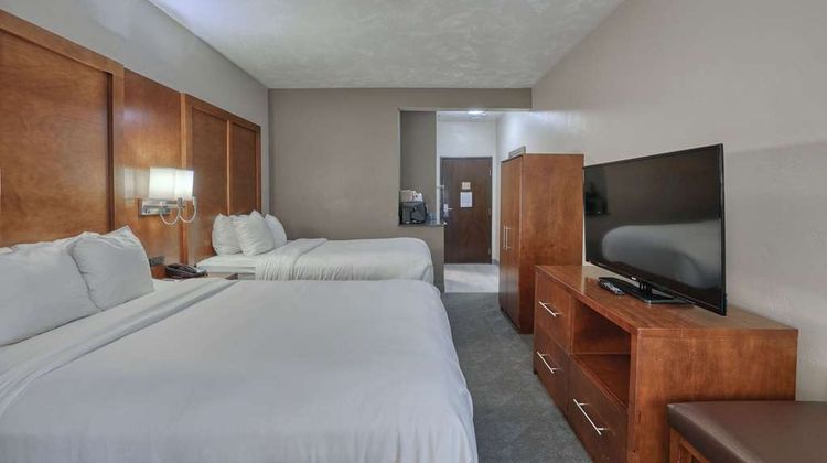 Comfort Suites Appleton Airport Suite