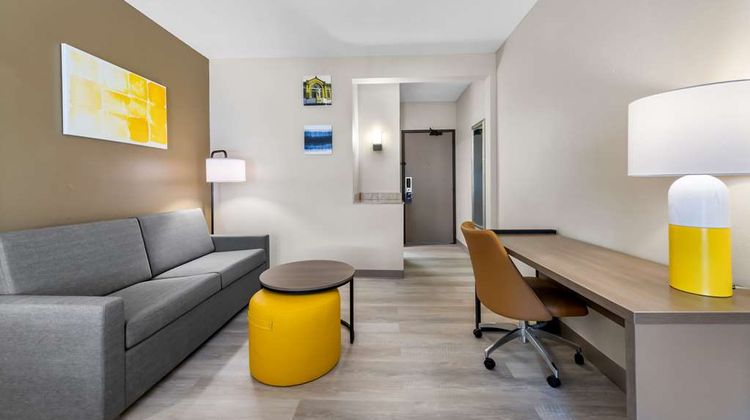 Comfort Suites Suite