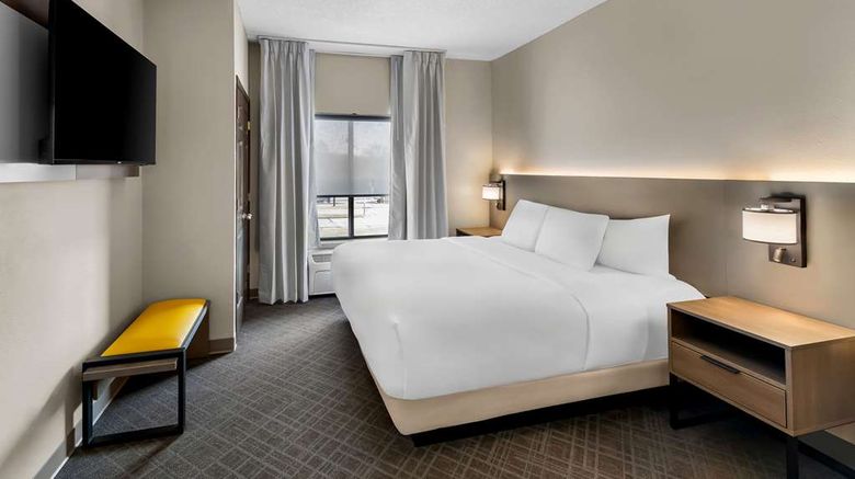 <b>Comfort Suites Suite</b>. Images powered by <a href="https://iceportal.shijigroup.com/" title="IcePortal" target="_blank">IcePortal</a>.