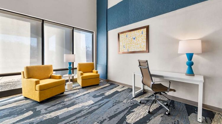 Comfort Suites Lobby