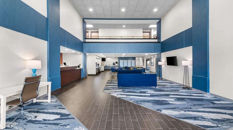 Comfort Suites Lobby