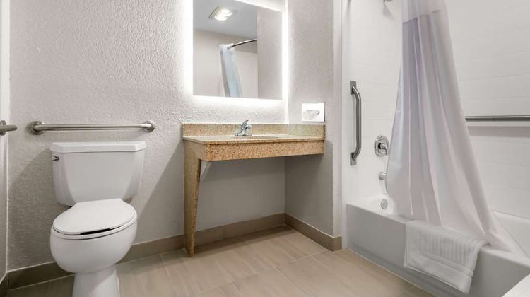 Comfort Suites Room