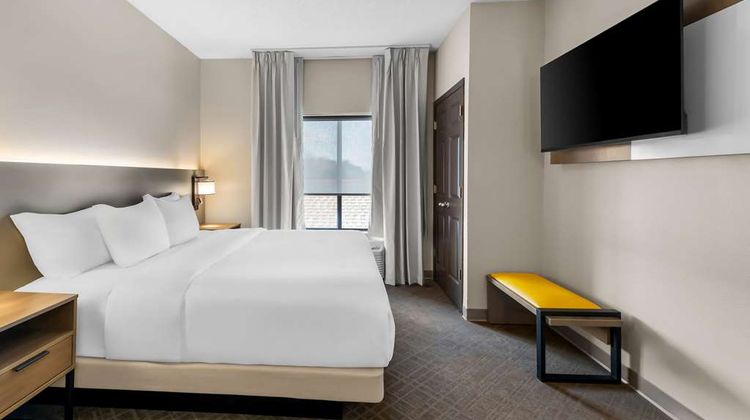 Comfort Suites Suite