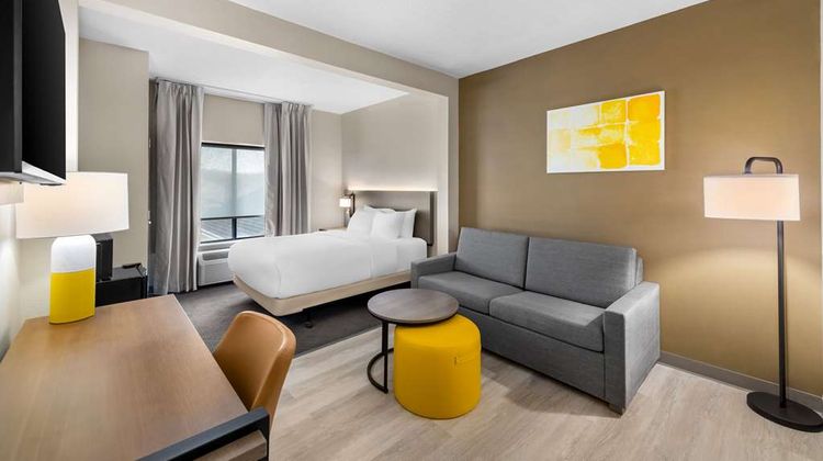 Comfort Suites Suite