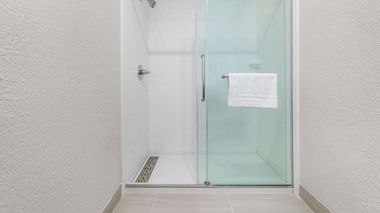 <b>Comfort Suites Room</b>. Images powered by <a href="https://iceportal.shijigroup.com/" title="IcePortal" target="_blank">IcePortal</a>.