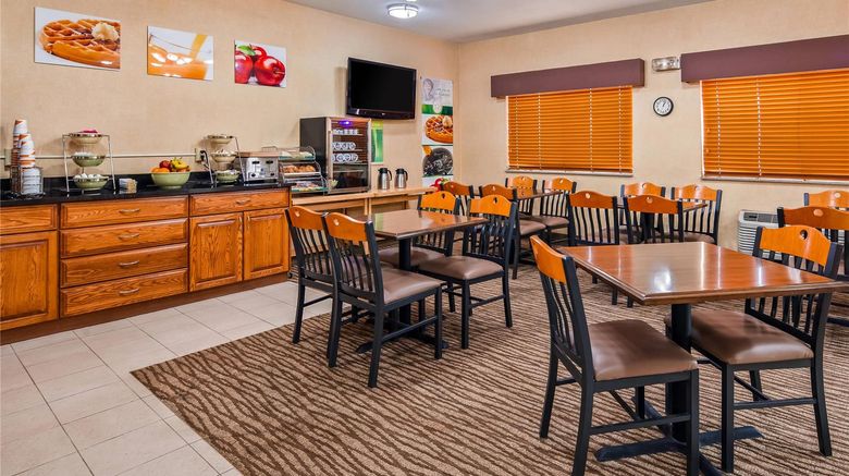 <b>Quality Inn Tomah Restaurant</b>. Images powered by <a href="https://iceportal.shijigroup.com/" title="IcePortal" target="_blank">IcePortal</a>.