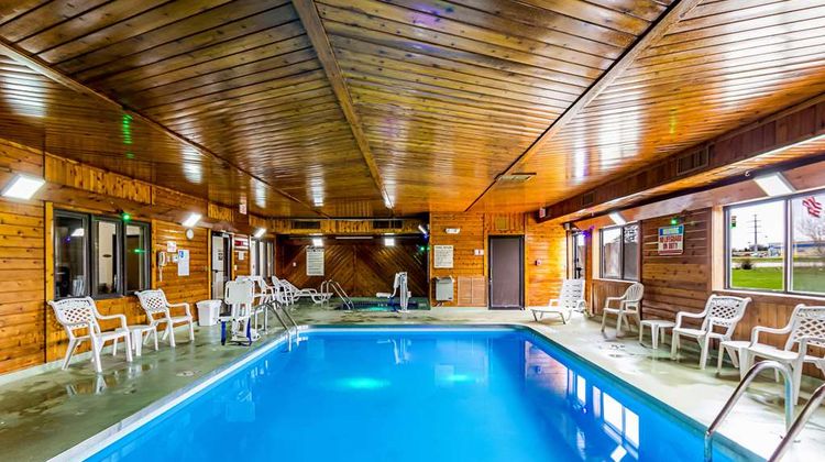 Quality Inn Sheboygan Pool