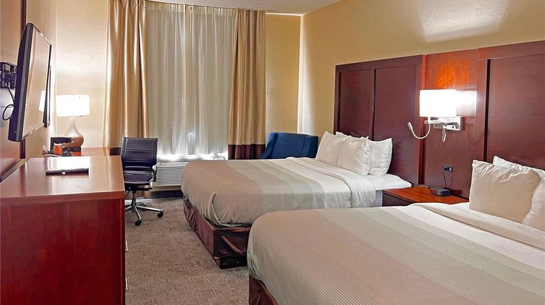 <b>Quality Inn & Suites Green Bay Room</b>. Images powered by <a href="https://iceportal.shijigroup.com/" title="IcePortal" target="_blank">IcePortal</a>.