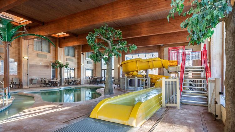 Comfort Suites Green Bay West Pool