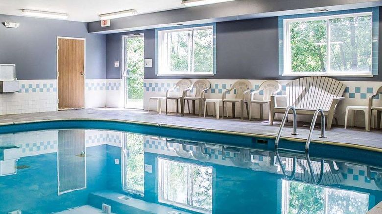 <b>Quality Inn and Suites Sturgeon Bay Pool</b>. Images powered by <a href="https://iceportal.shijigroup.com/" title="IcePortal" target="_blank">IcePortal</a>.