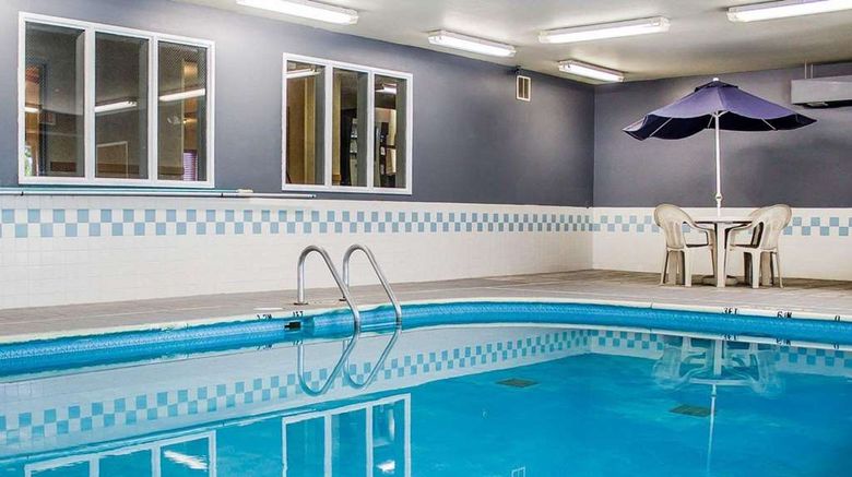 <b>Quality Inn and Suites Sturgeon Bay Pool</b>. Images powered by <a href="https://iceportal.shijigroup.com/" title="IcePortal" target="_blank">IcePortal</a>.