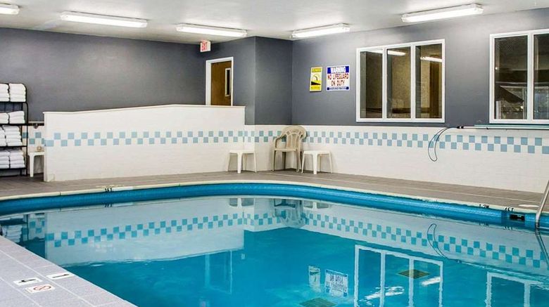 <b>Quality Inn and Suites Sturgeon Bay Pool</b>. Images powered by <a href="https://iceportal.shijigroup.com/" title="IcePortal" target="_blank">IcePortal</a>.