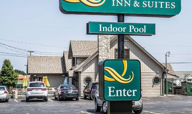 Quality Inn and Suites Sturgeon Bay Exterior