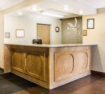 Quality Inn and Suites Sturgeon Bay Lobby