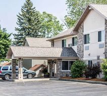 Quality Inn and Suites Sturgeon Bay Exterior