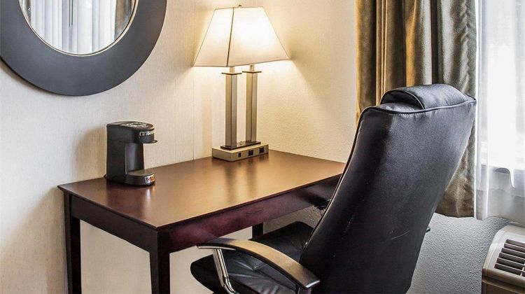 Quality Inn and Suites Sturgeon Bay Room