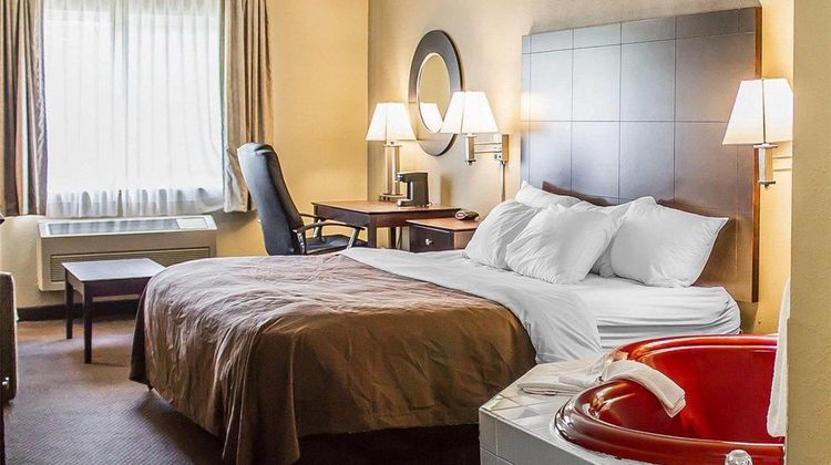 Quality Inn and Suites Sturgeon Bay Suite