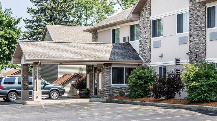 Quality Inn and Suites Sturgeon Bay Exterior