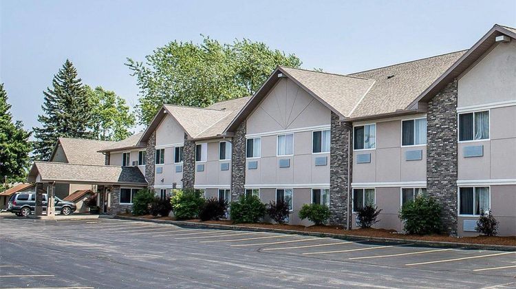Quality Inn and Suites Sturgeon Bay Exterior