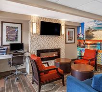 Clarion Pointe Racine-Mount Pleasant Lobby