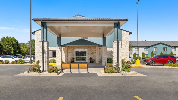 Clarion Pointe Racine-Mount Pleasant Exterior