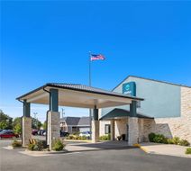 Clarion Pointe Racine-Mount Pleasant Exterior