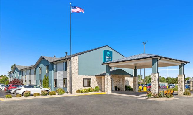 Clarion Pointe Racine-Mount Pleasant Exterior