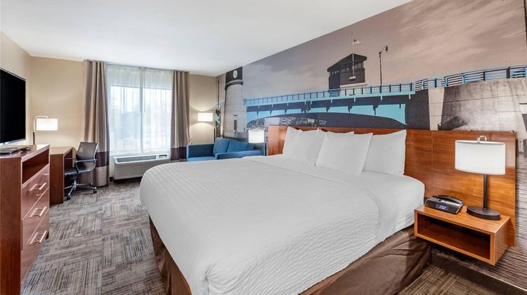 Clarion Pointe Racine-Mount Pleasant Room