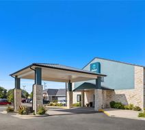 Clarion Pointe Racine-Mount Pleasant Exterior