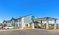 Clarion Pointe Racine-Mount Pleasant