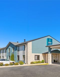 Clarion Pointe Racine-Mount Pleasant