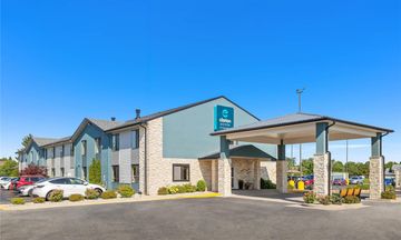 Clarion Pointe Racine-Mount Pleasant