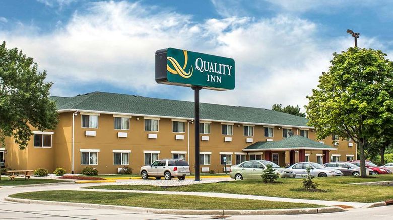 <b>Quality Inn Manitowoc Exterior</b>. Images powered by <a href="https://iceportal.shijigroup.com/" title="IcePortal" target="_blank">IcePortal</a>.