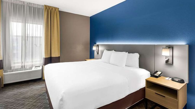 Comfort Inn & Suites Room