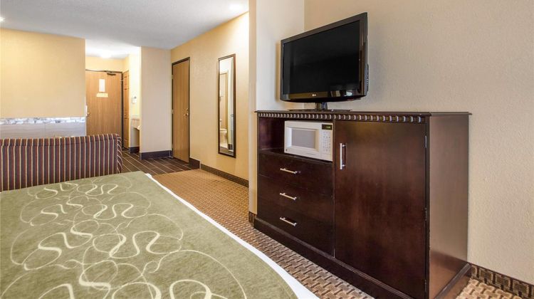 Comfort Suites Suite