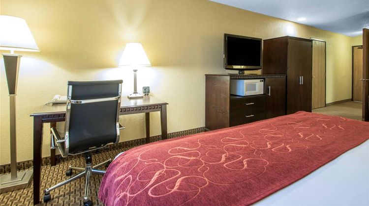 Comfort Suites Room