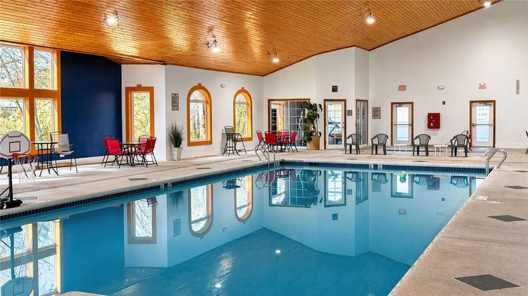 Comfort Suites Pool