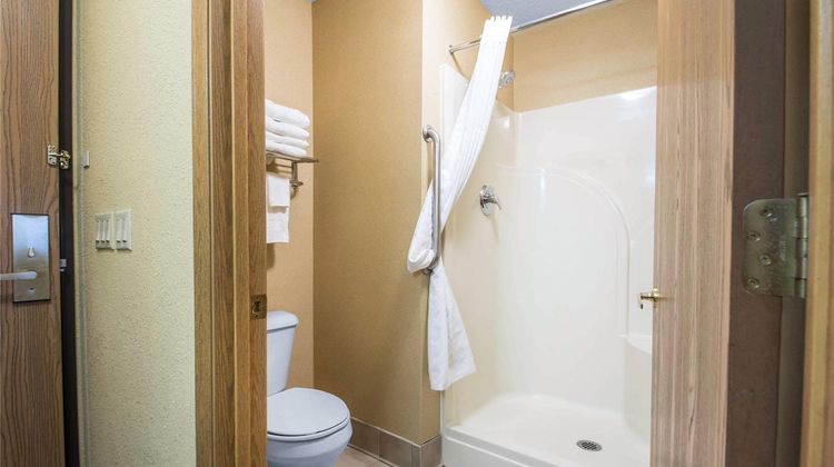 Comfort Suites Suite