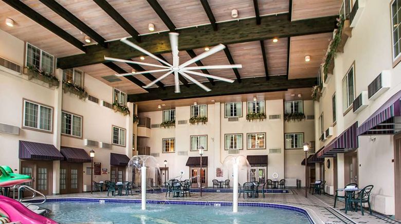 <b>Comfort Suites Milwaukee Airport Pool</b>. Images powered by <a href="https://iceportal.shijigroup.com/" title="IcePortal" target="_blank">IcePortal</a>.