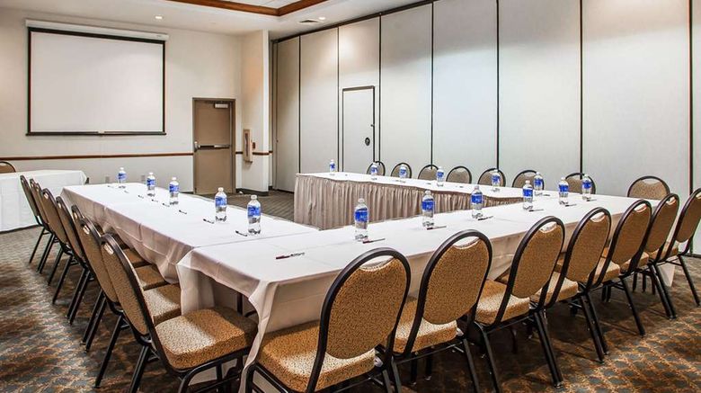 <b>Comfort Suites Milwaukee Airport Meeting</b>. Images powered by <a href="https://iceportal.shijigroup.com/" title="IcePortal" target="_blank">IcePortal</a>.